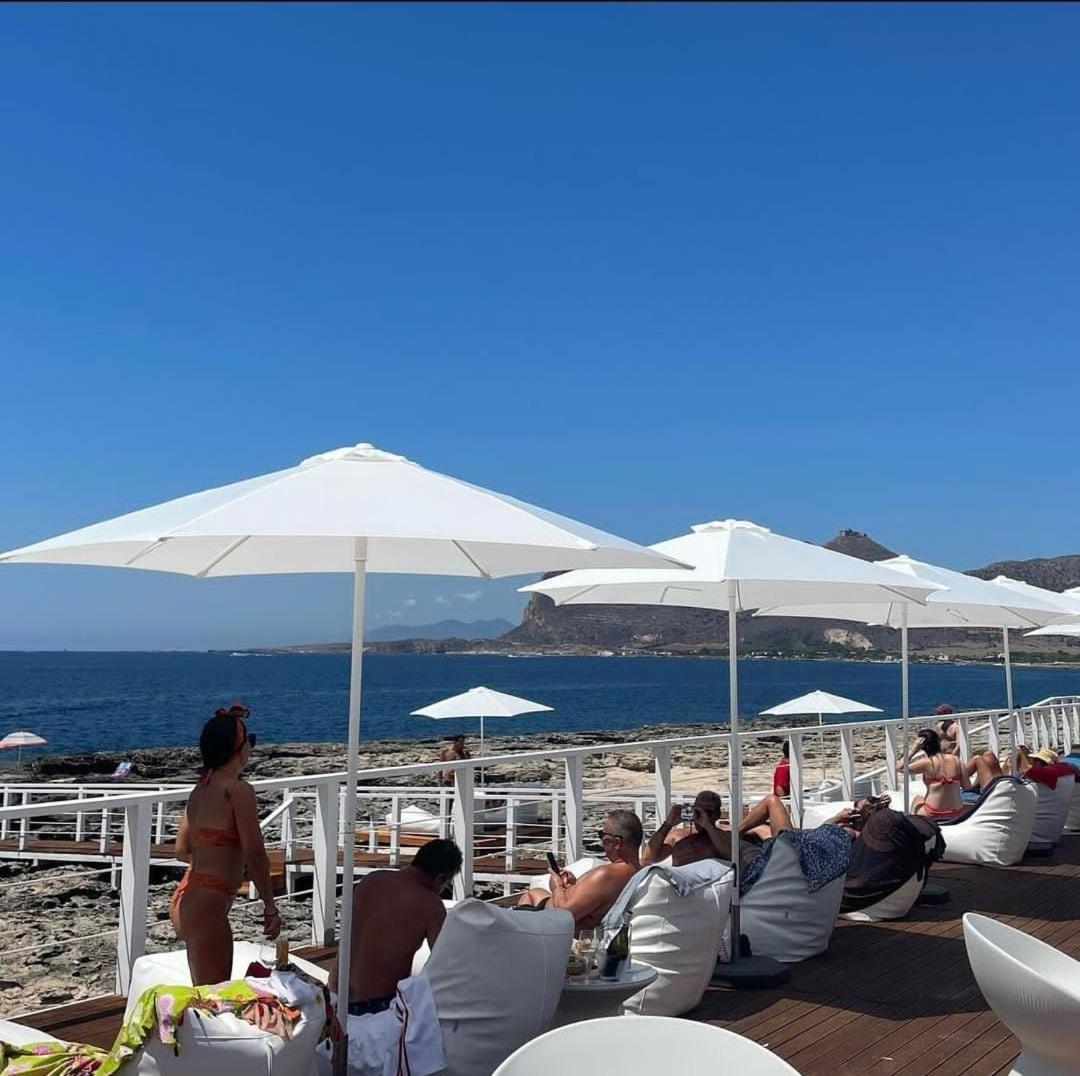 Camaro Favignana Aparthotel Exteriör bild